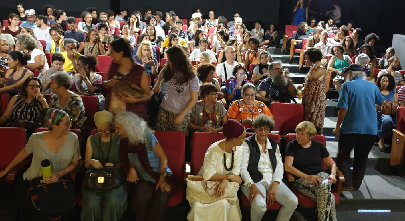 Belo Horizonte film audience. Ika and Dagmar front row on the isle with their friend Gurusangat